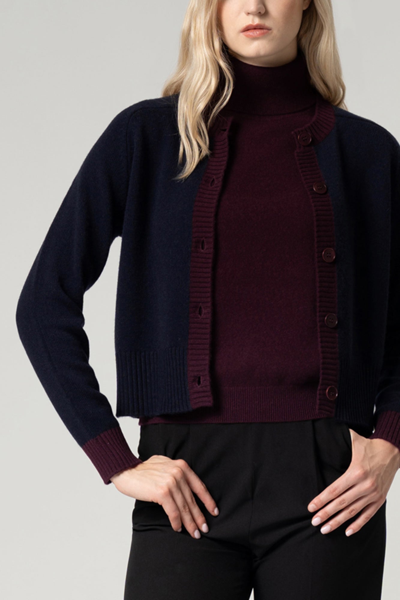Cardigan con Bordi a Contrasto in Puro Cashmere Notte