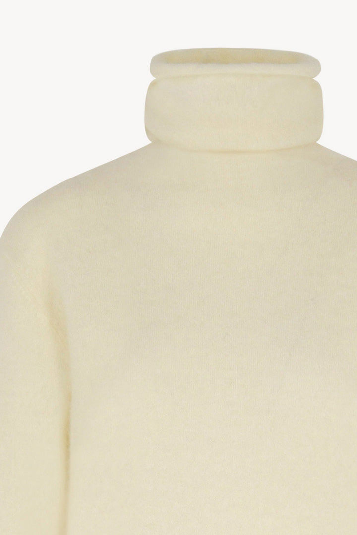 Maglia a Collo Alto in Puro Cashmere Garzato Latte