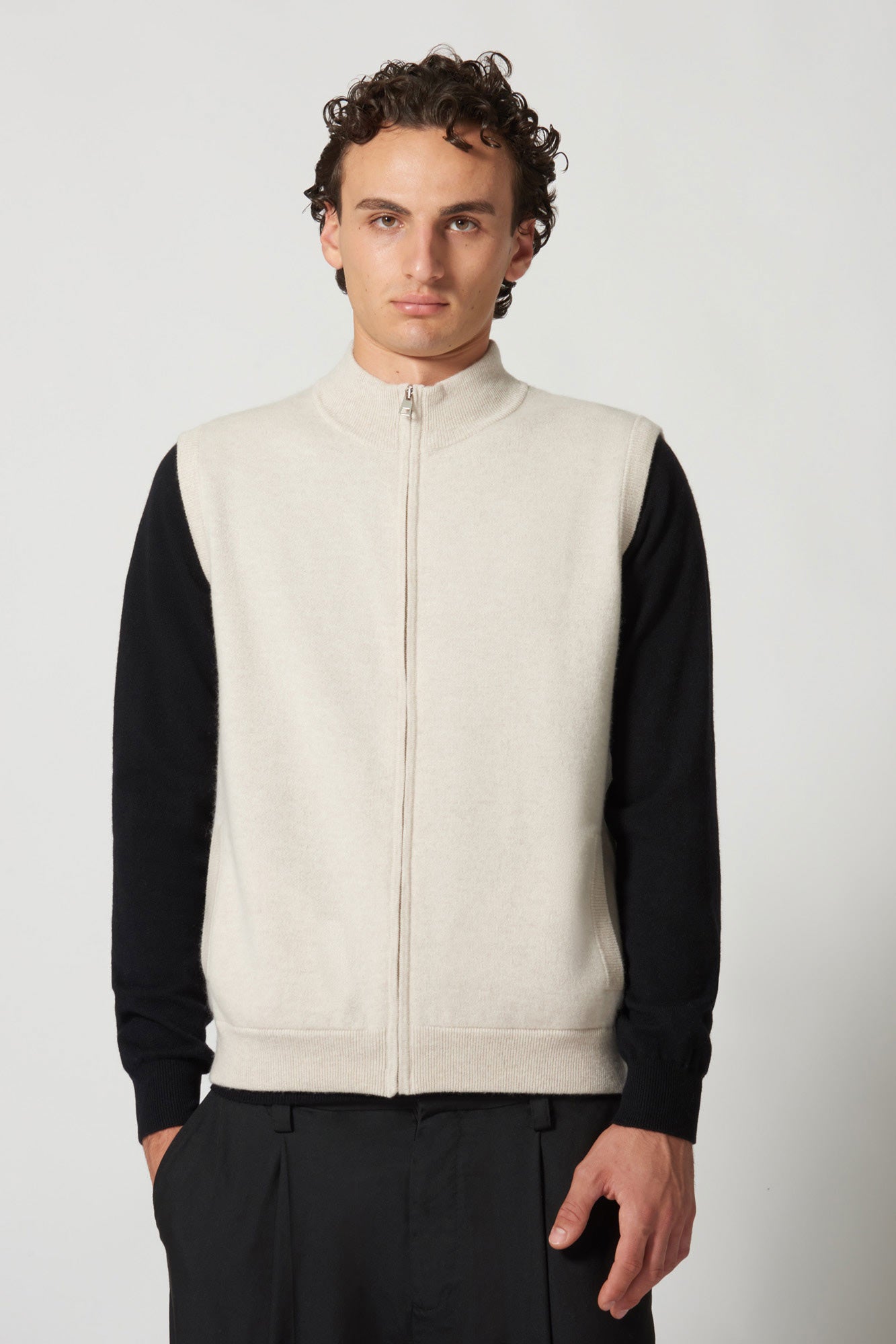 Gilet con Zip in Puro Cashmere Avena