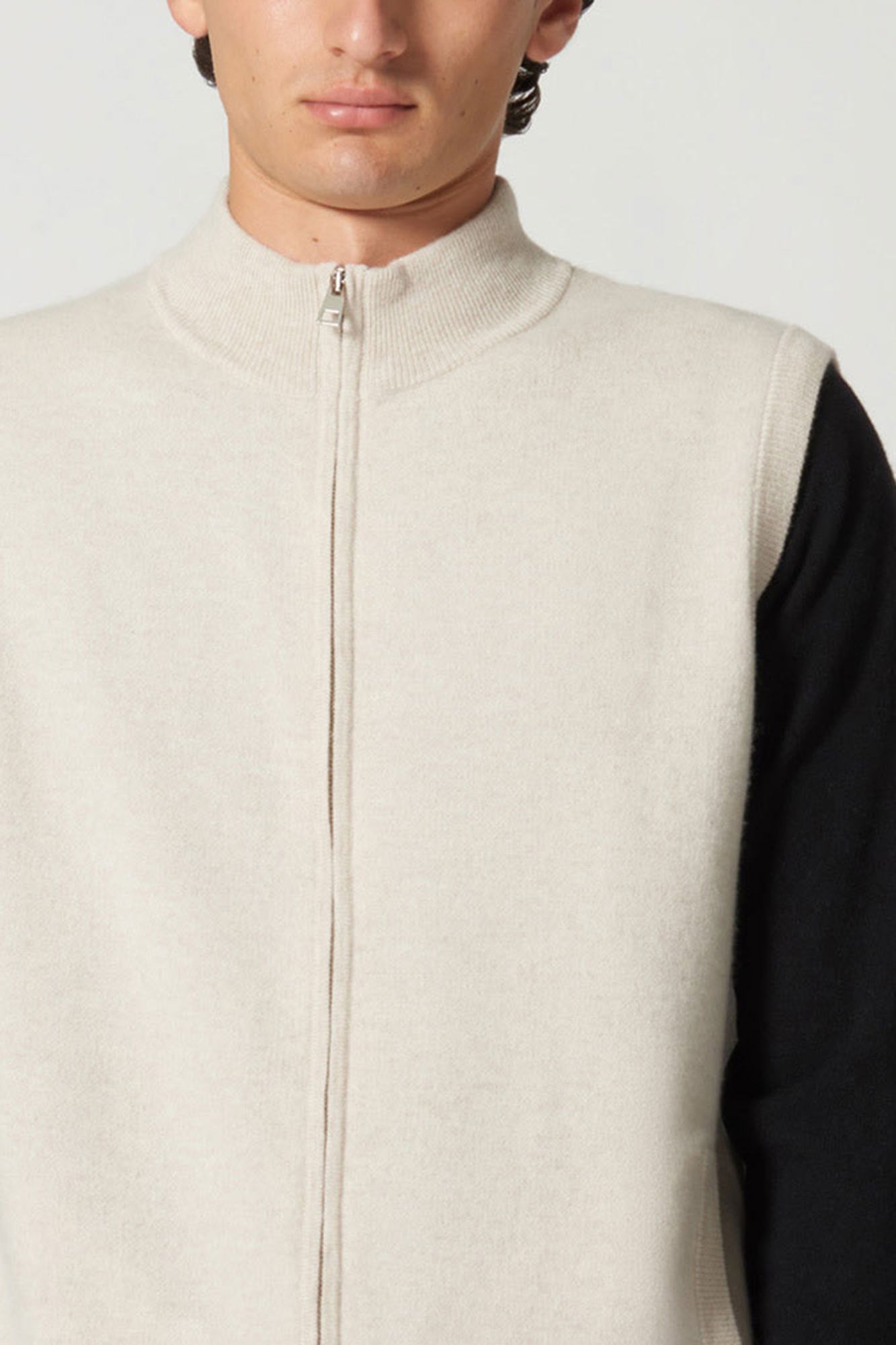 Gilet con Zip in Puro Cashmere Avena