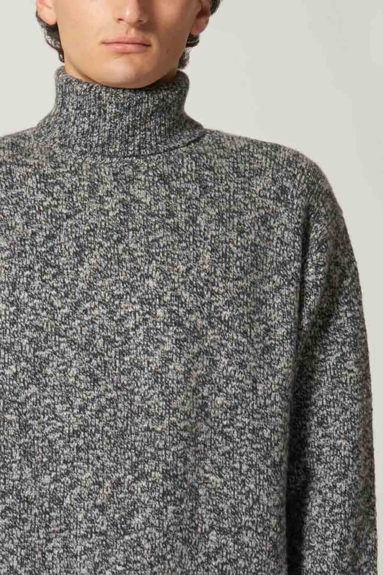 Dolcevita in Filato Bottonato in Puro Cashmere Blu bottonato