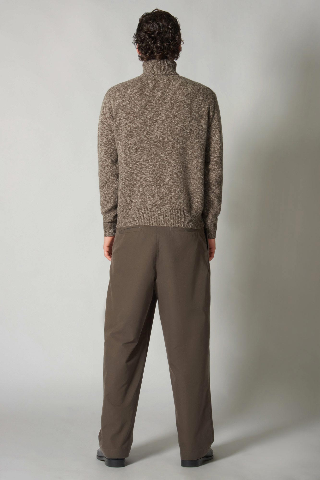 Dolcevita in Filato Bottonato in Puro Cashmere Corteccia