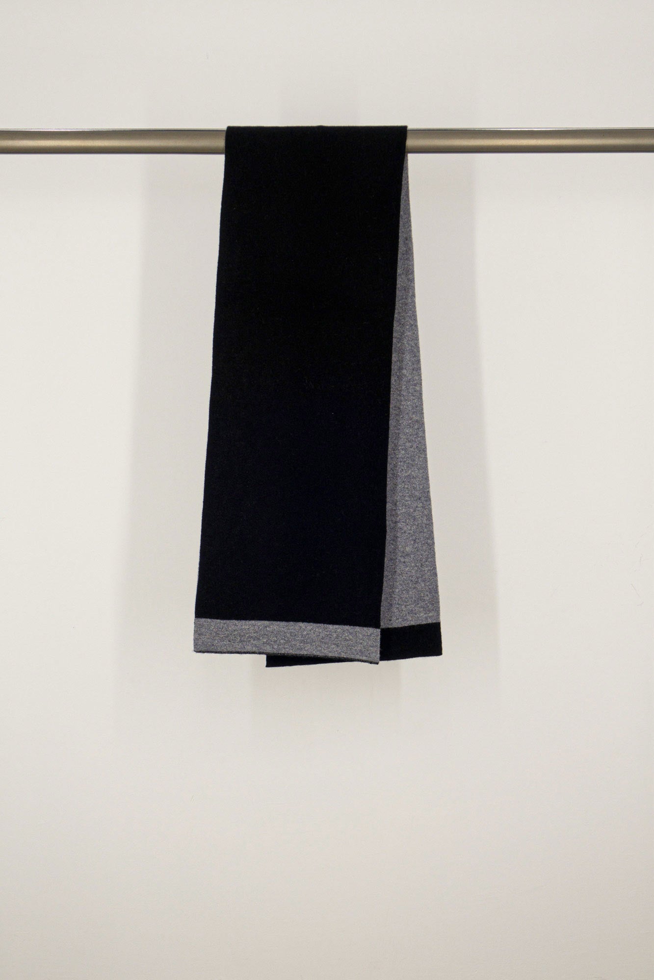 Sciarpa Tubolare Bicolore Unisex in Puro Cashmere Nero-derby