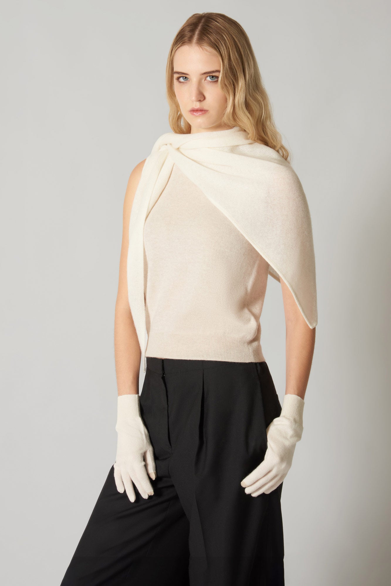 Sciarpa a Triangolo in Puro Cashmere Latte