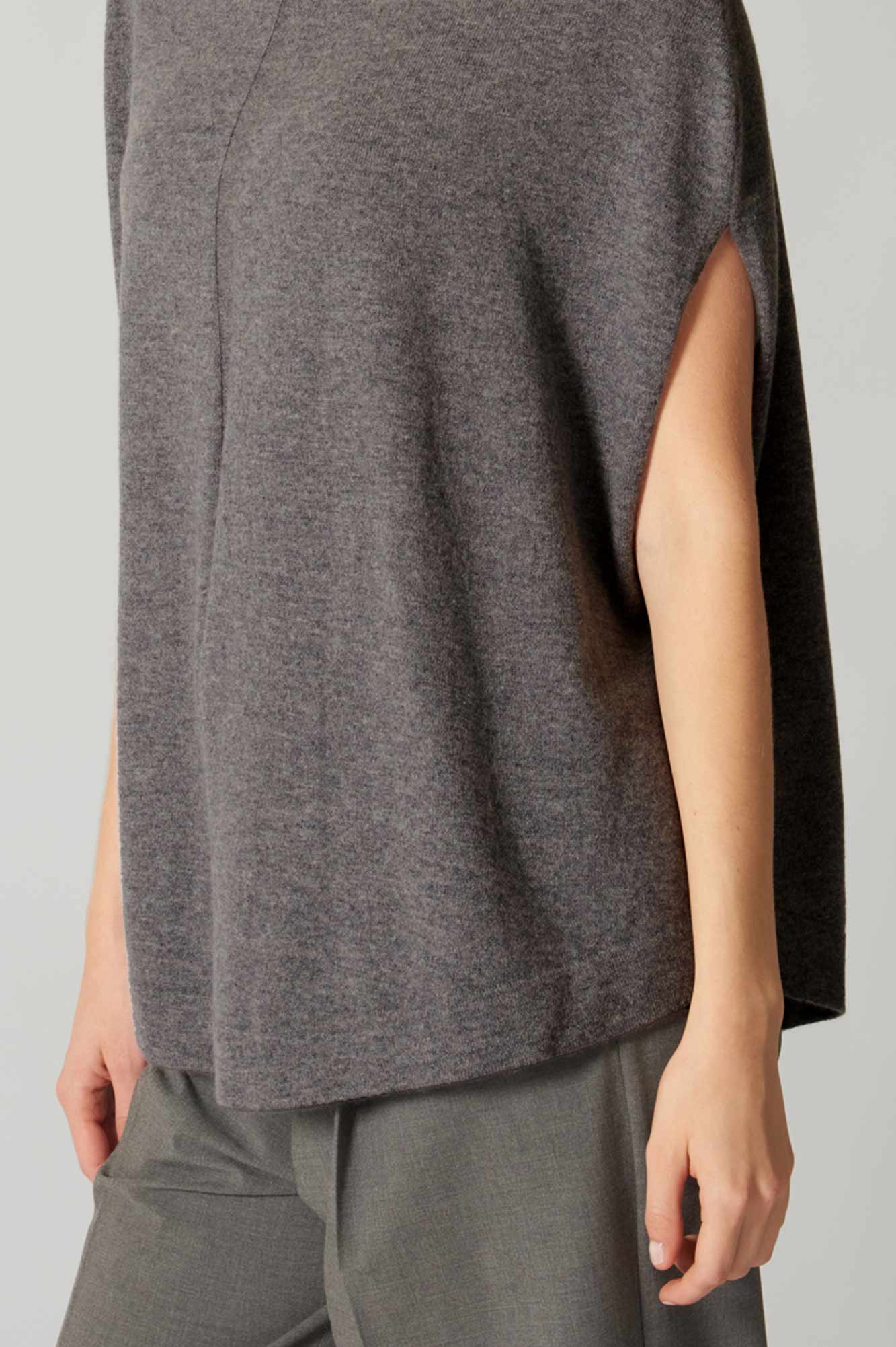 Cappa a Collo Alto con Spacchetto in Puro Cashmere Derby