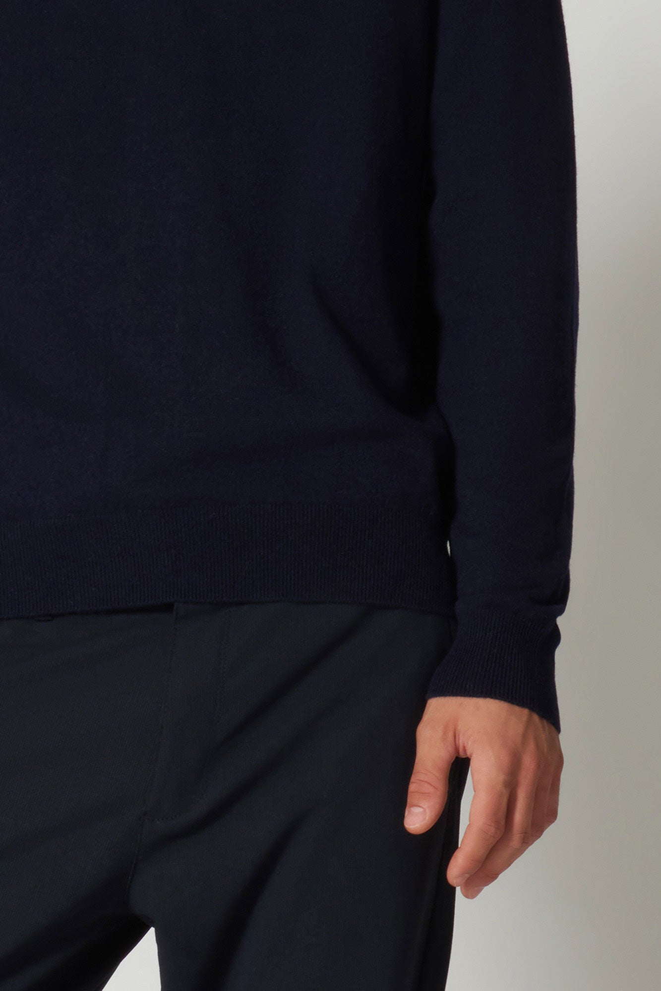 Maglia Scollo a V in Puro Cashmere Navy