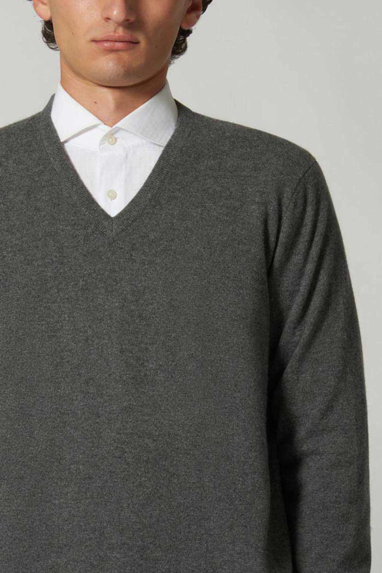 Maglia Scollo a V in Puro Cashmere Flanella