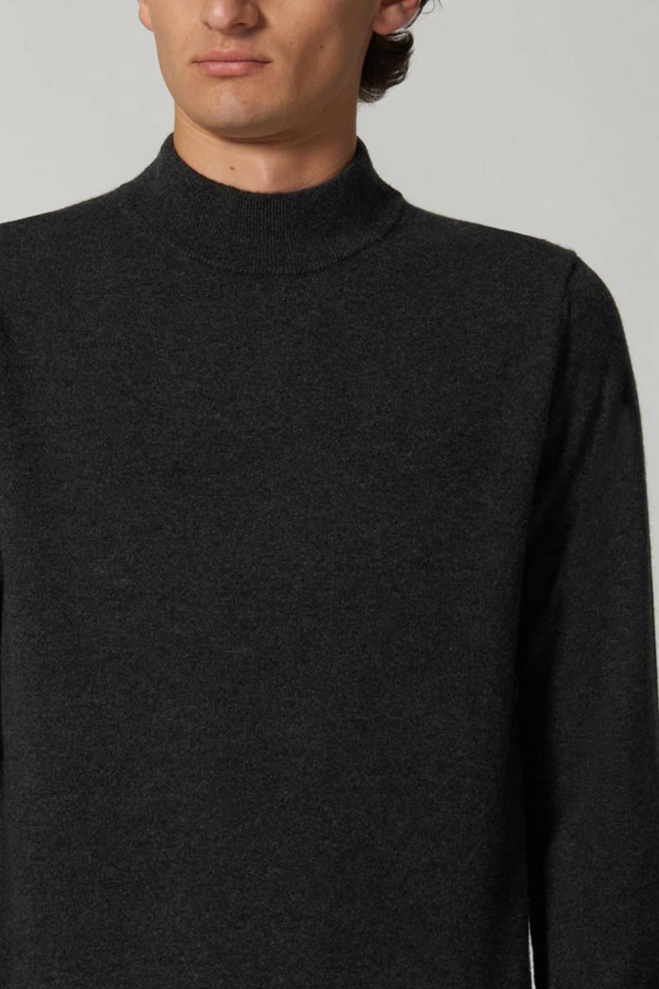 Maglia a Lupetto in Puro Cashmere Almost Black