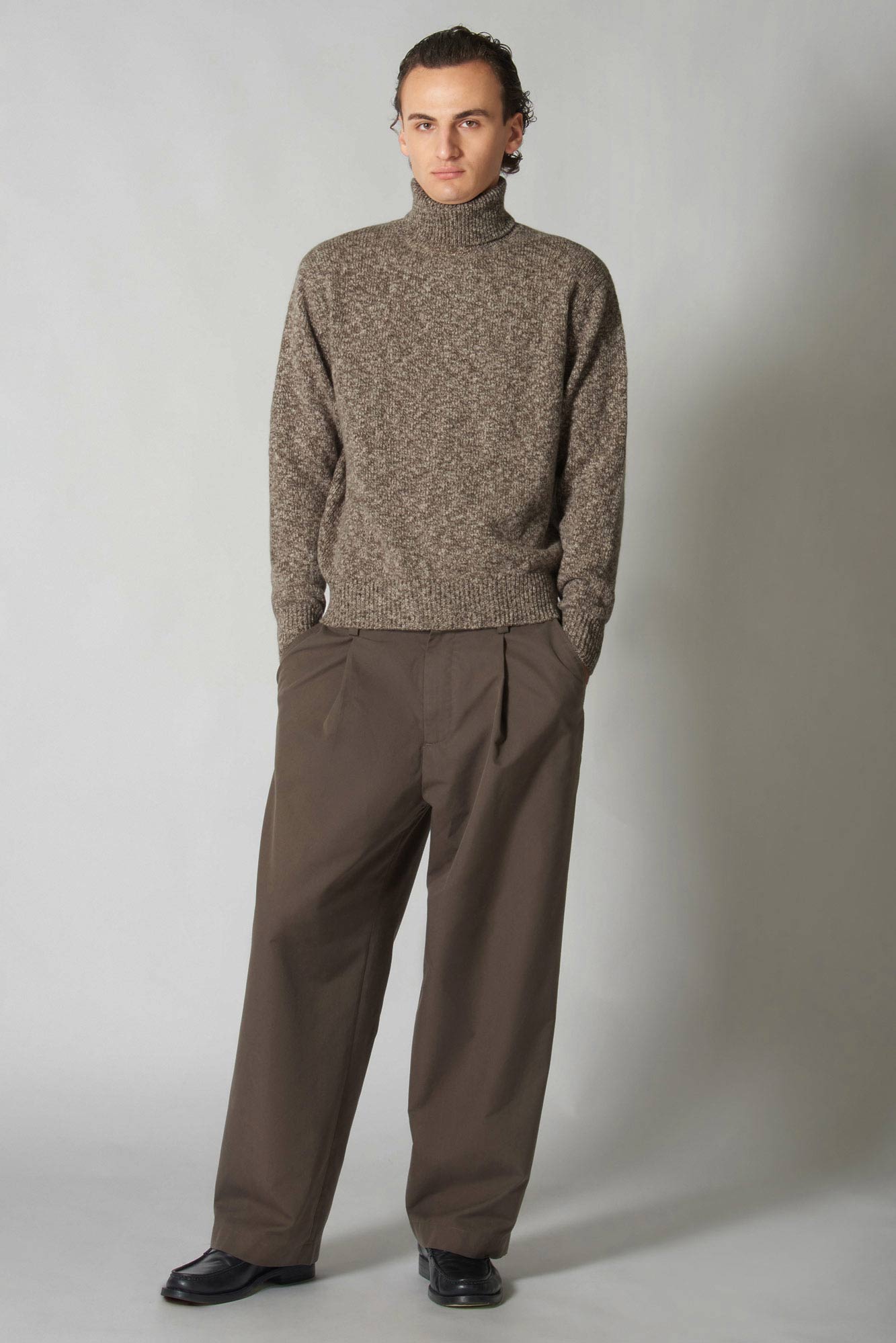 Dolcevita in Filato Bottonato in Puro Cashmere Corteccia