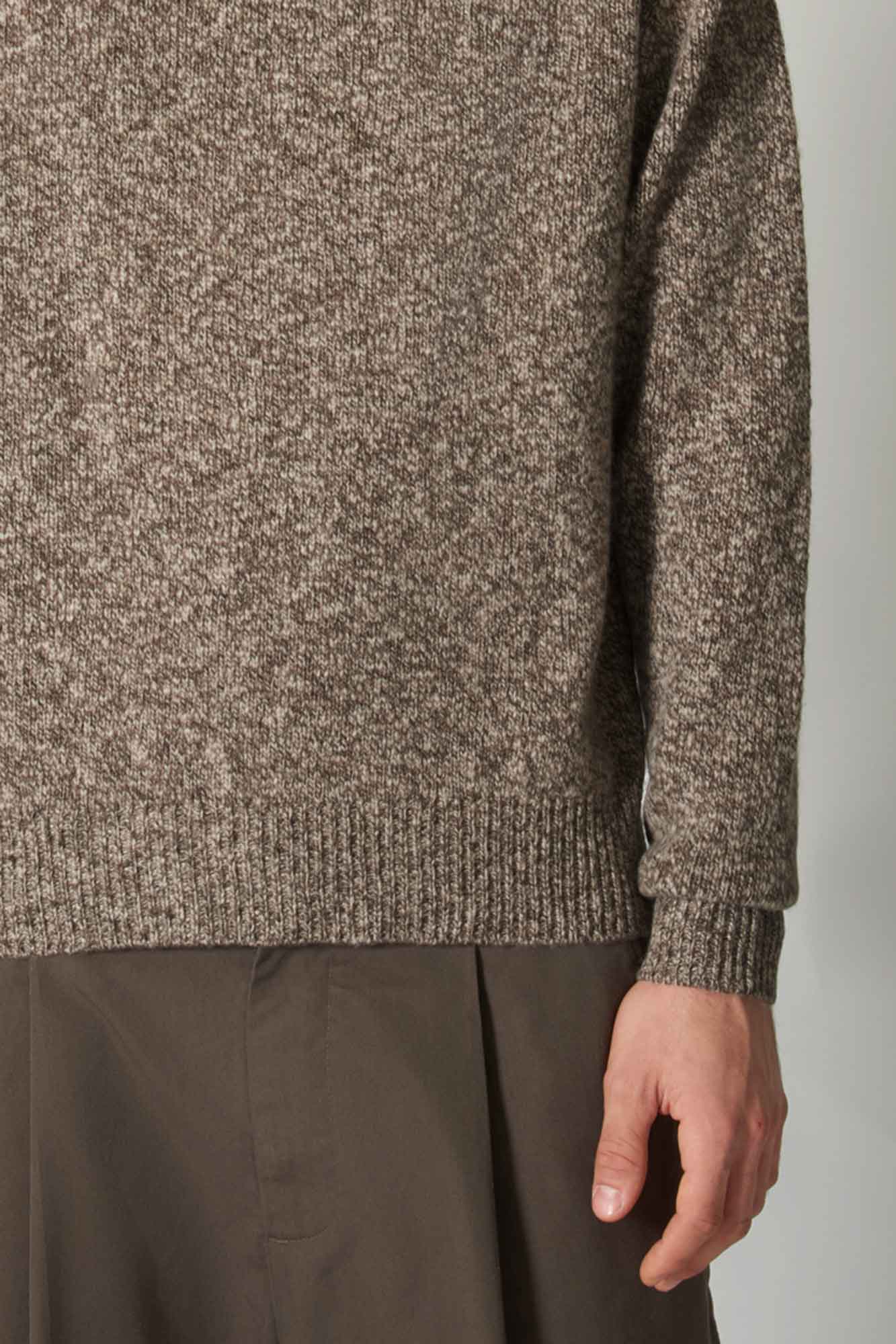 Dolcevita in Filato Bottonato in Puro Cashmere Corteccia